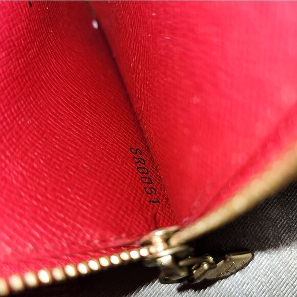 Authentic Louis Vuitton Porte Monnaie Tresor Epi Wallet With Conversion Chain - Picture 15 of 17